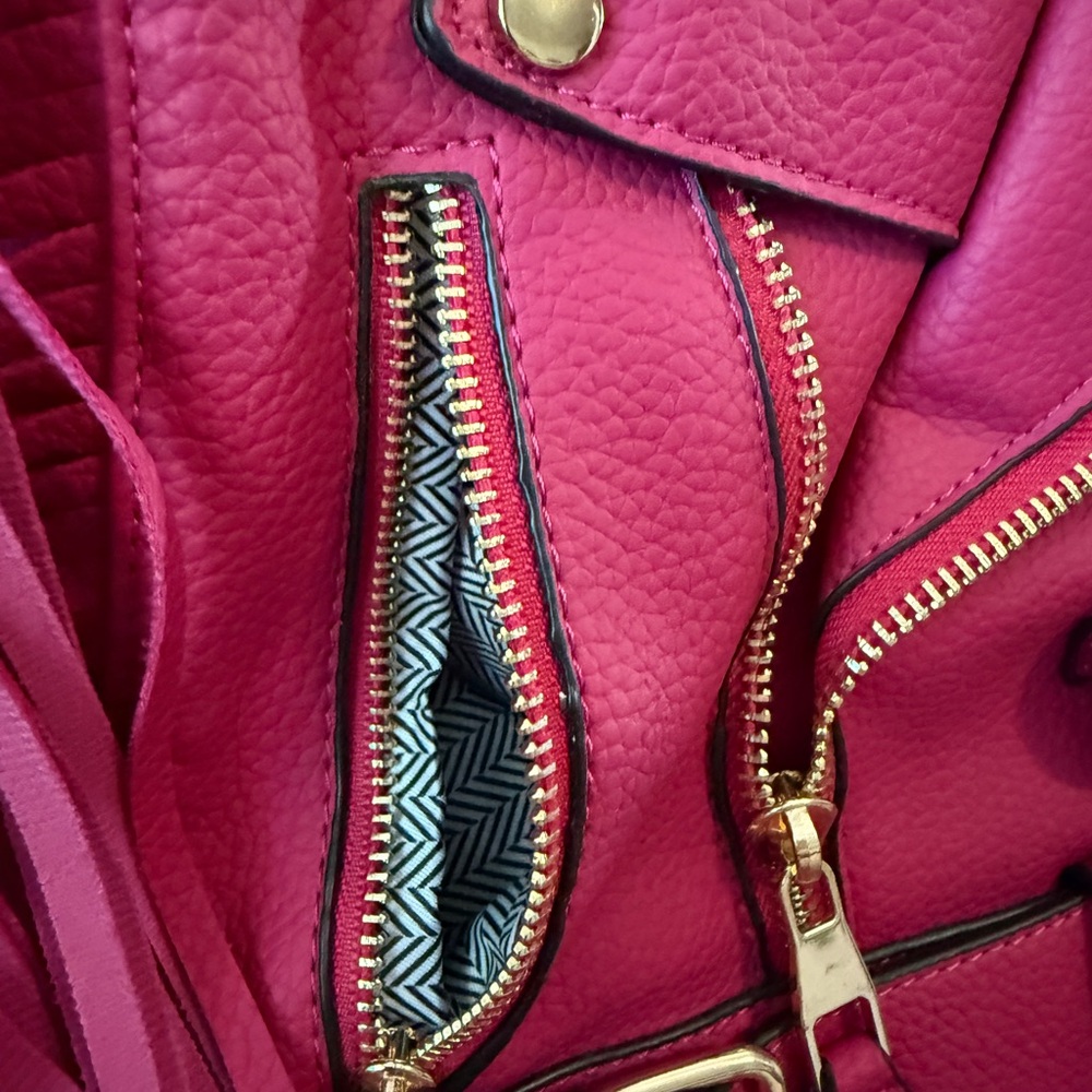 La Miel Fuchsia Pink Fringe Motorcycle Jacket Backpack Vegan Leather Bag NWT - Picture 5 of 10